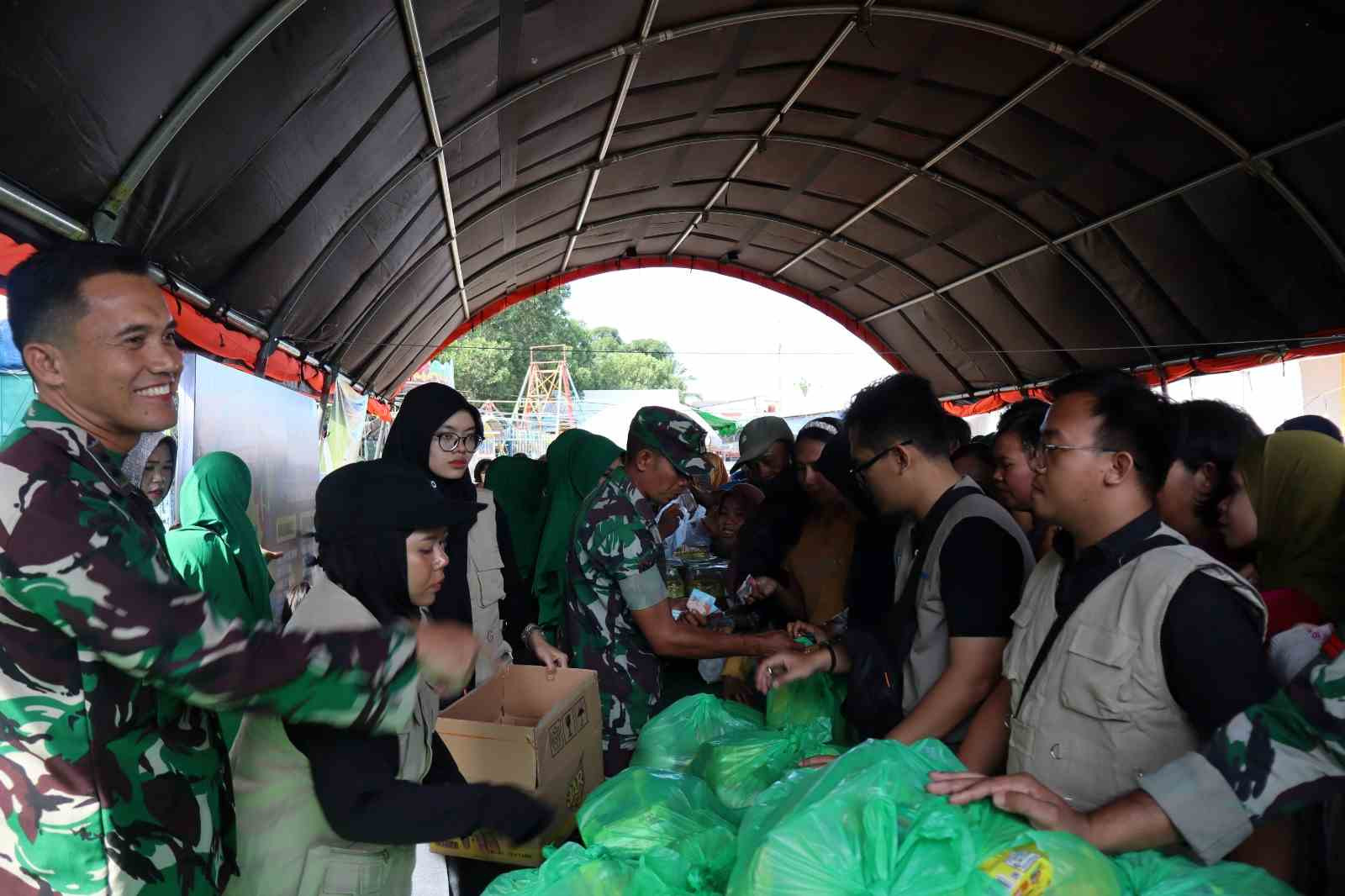 Wujudkan Kepedulian Terhadap Masyarakat Jelang Lebaran 1445 H, Kodim 1013 Muara Teweh Gelar Kembali Pasar Murah