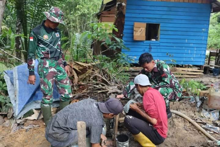 Pengeboran Sumur di lokasi TMMD Ke 119 Kodim 1013 Muara Teweh Kelurahan Jingah Kabupaten Barito Utara Terus Berlanjut