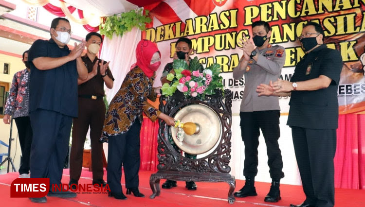 Bupati-Brebes-Hj-Idza-Priyanti.jpg