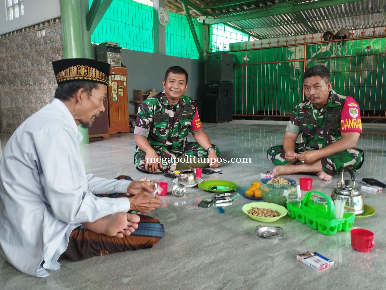Pererat Tali Silaturahmi, Danramil 05/Blj Komsos Dengan Ketua MUI