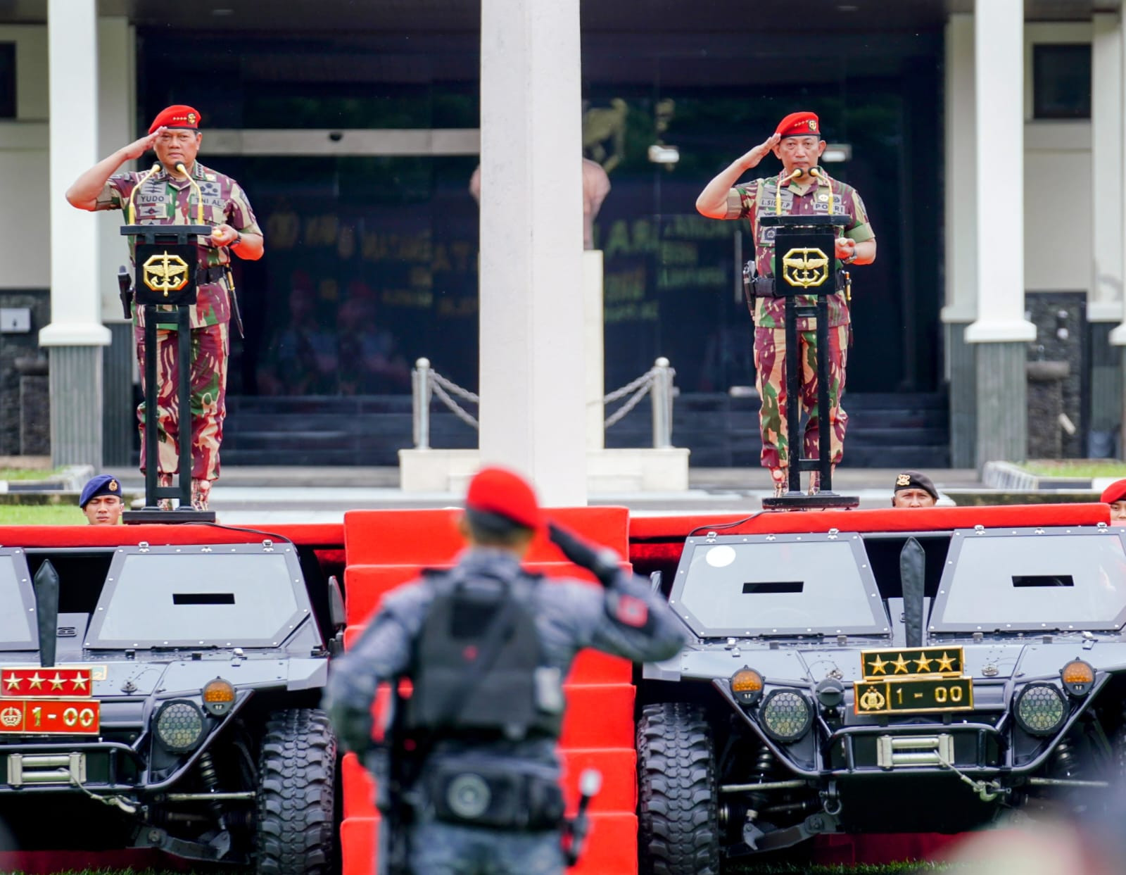 Bangga Terima Brevet Komando Kopassus, Kapolri: Jangan Ragukan TNI-Polri Jaga NKRI