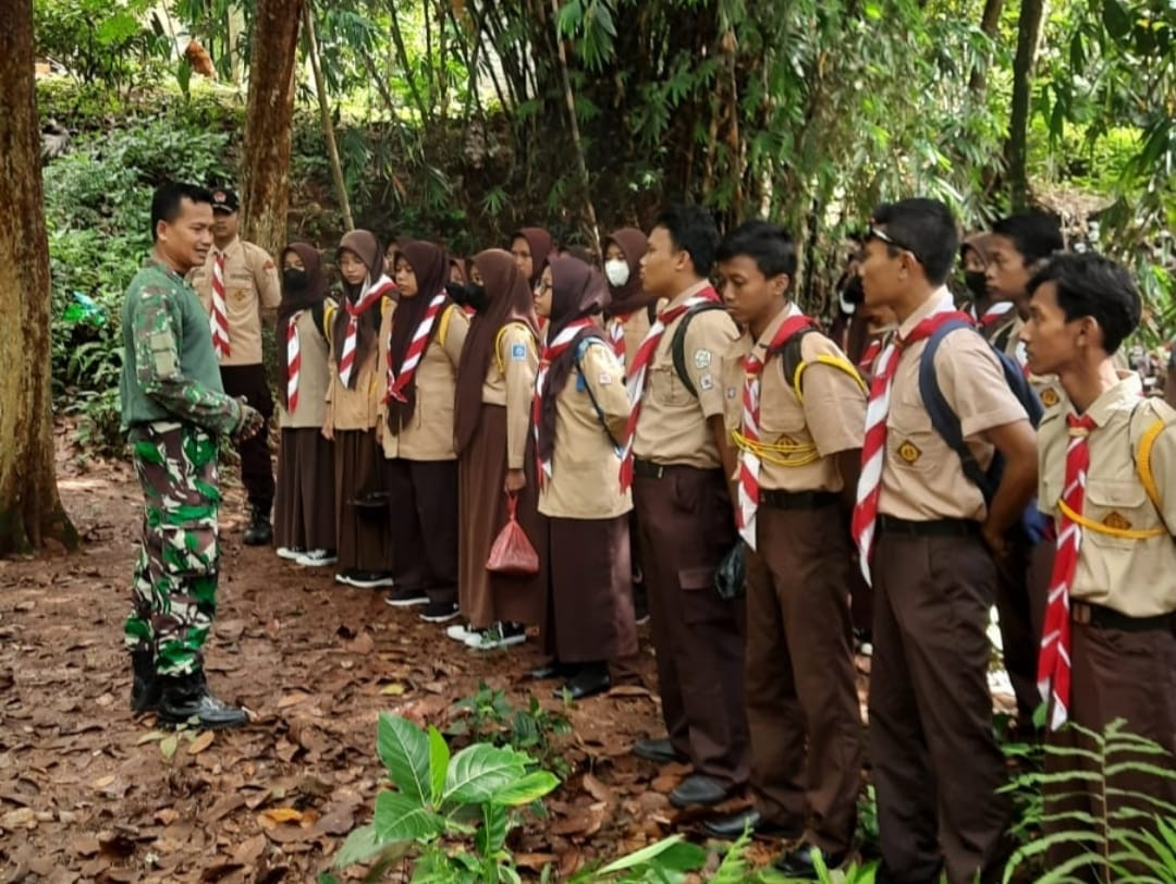 Sertu Sumartono Lakukan Pembinaan Kepada SWK