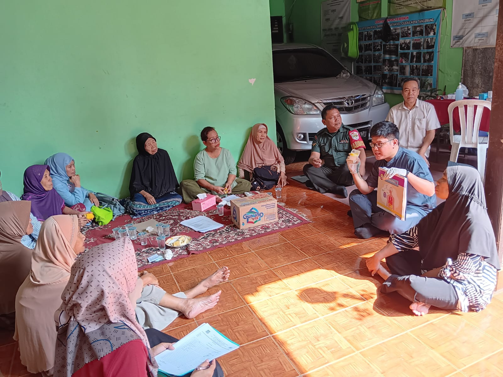 Eratkan Hubungan, Babinsa Komsos dengan Ibu Rumah Tangga