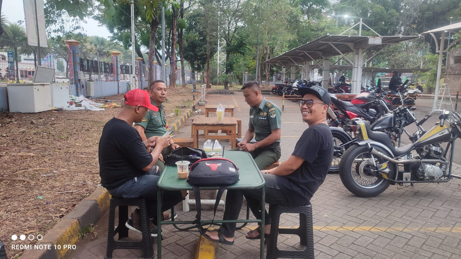 Komsos, Babinsa Ajak Warga Tingkatkan Keamanan Lingkungan