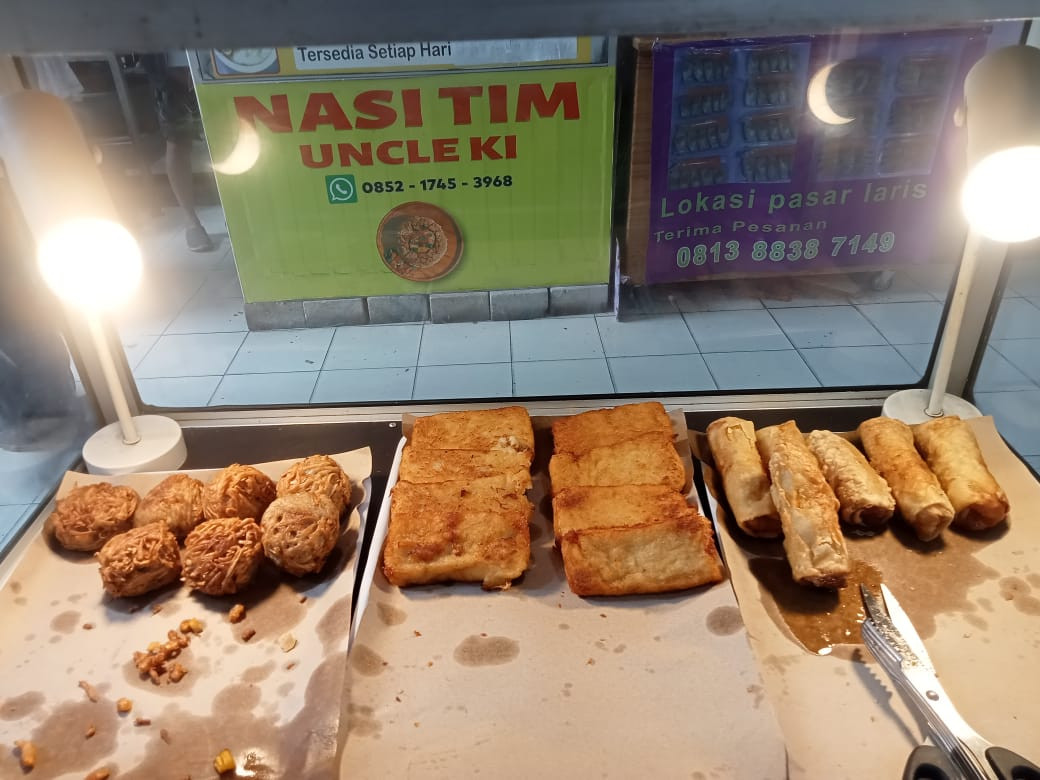 Jajanan Cakwe dan Sukun Bu Gita Jadi Incaran Utama di Pasar Laris Palm Paradise