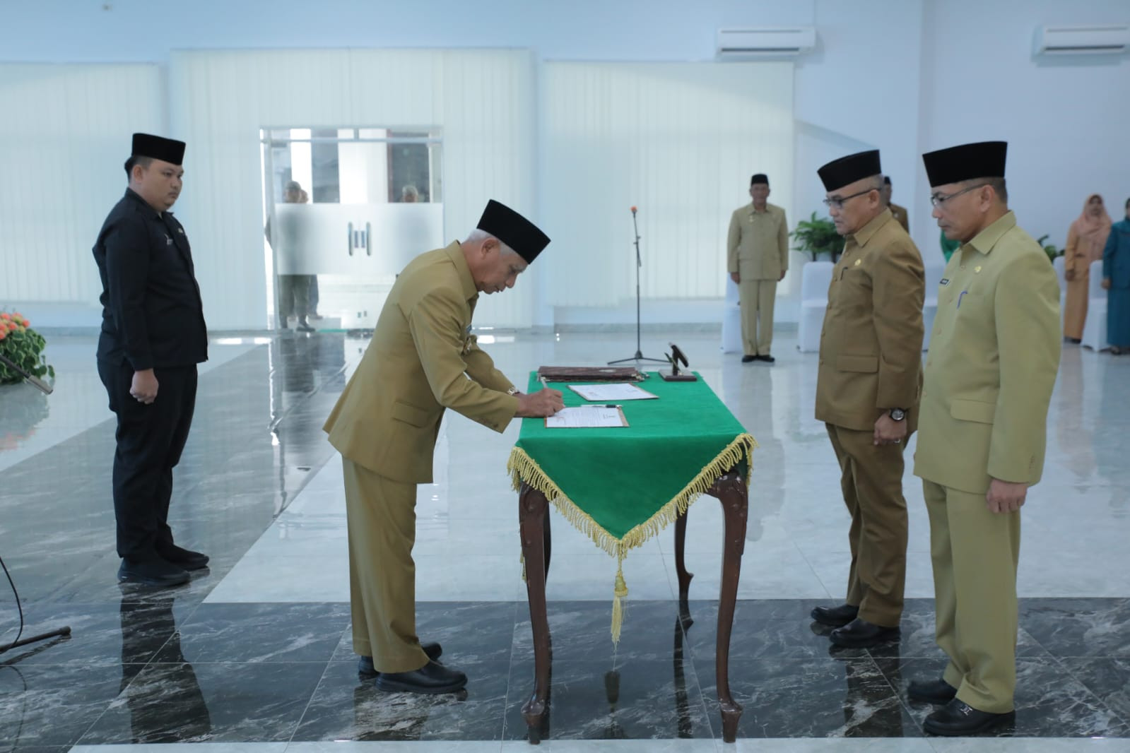 Bupati Asahan Lantik 6 Pejabat Pimpinan Tinggi Pratama