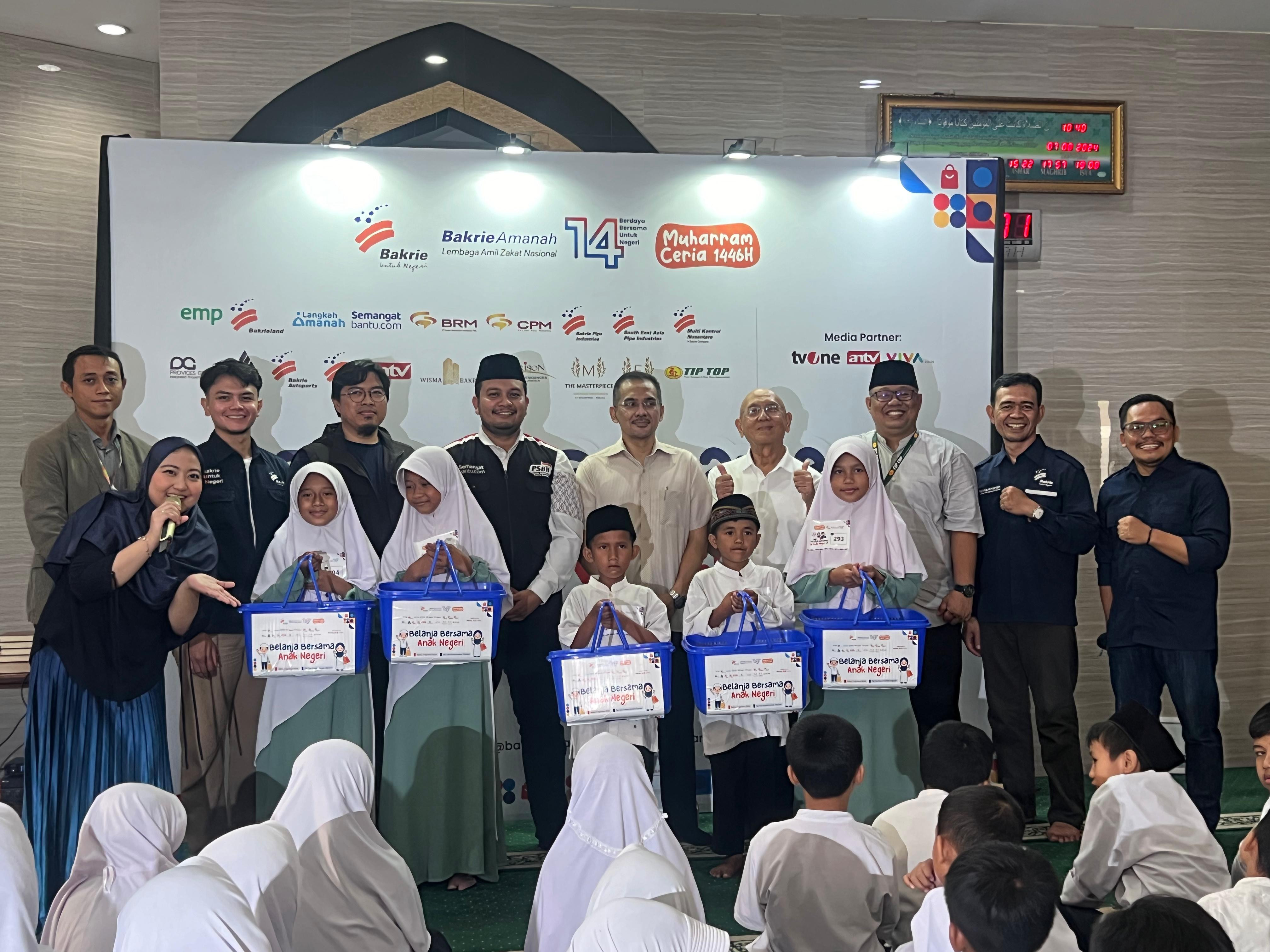 Milad ke-14 Penuh Berkah, LAZ Yayasan Bakrie Amanah Bahagiakan 800 Anak Yatim Belanja di Supermarket