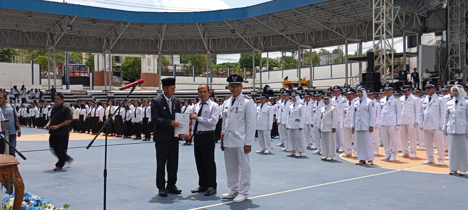 Pj Bupati Barito Utara Kukuhkan 93 Kades Dan Anggota BPD Se Kabupaten Barito Utara.