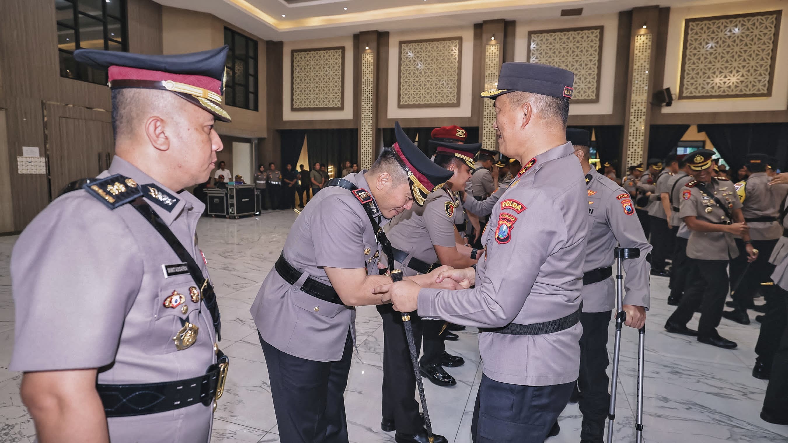 Kapolda Pimpin Sertijab Pamen di Polda Jatim, AKBP Arif Fazlurrahman Resmi Jabat Kapolres Blitar