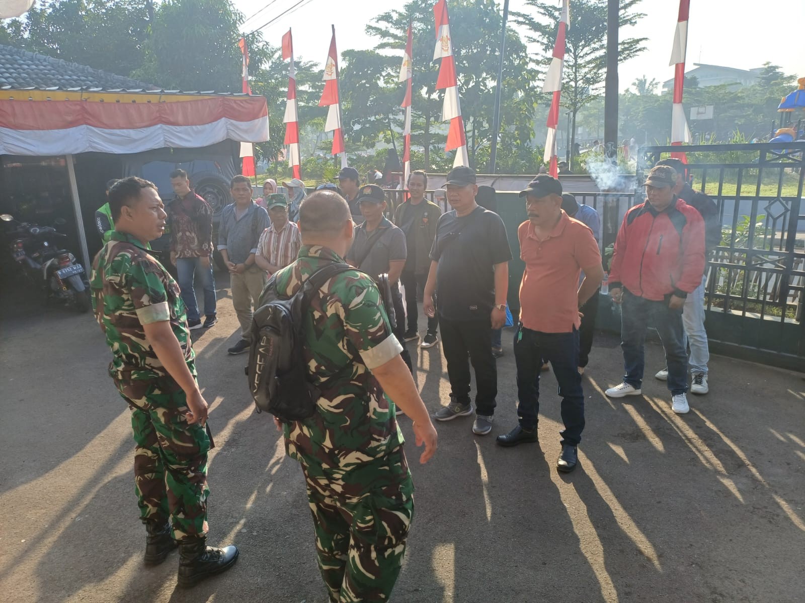 Penuhi Hasrat Warga, Anggota Koramil Pondok Aren Antar Ke Monas