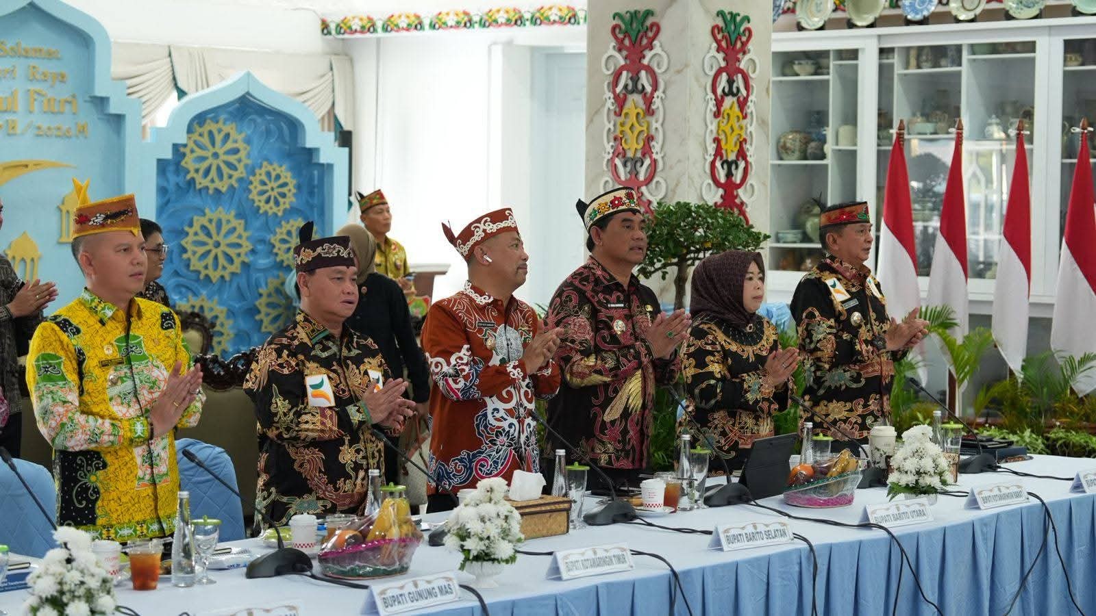 Bupati Barito Utara Hadiri RUPS Bank Kalteng di Palangka Raya