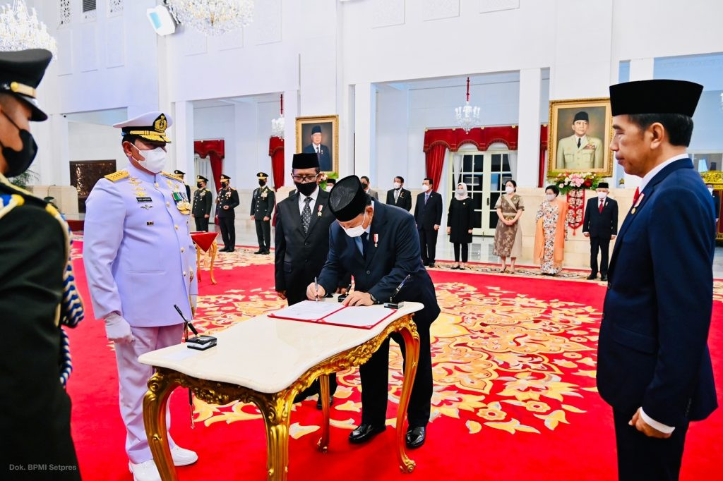 MENHAN_PRABOWO.jpg