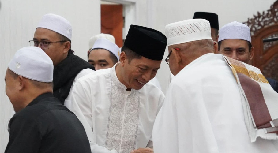 Pj. Bupati Barito Utara Beserta Keluarga Laksanakan Sholat Ied 1445 H