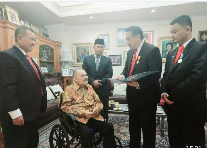 Team World Peace Organization Kunjungi Prof.Dr.Haryono Suyono