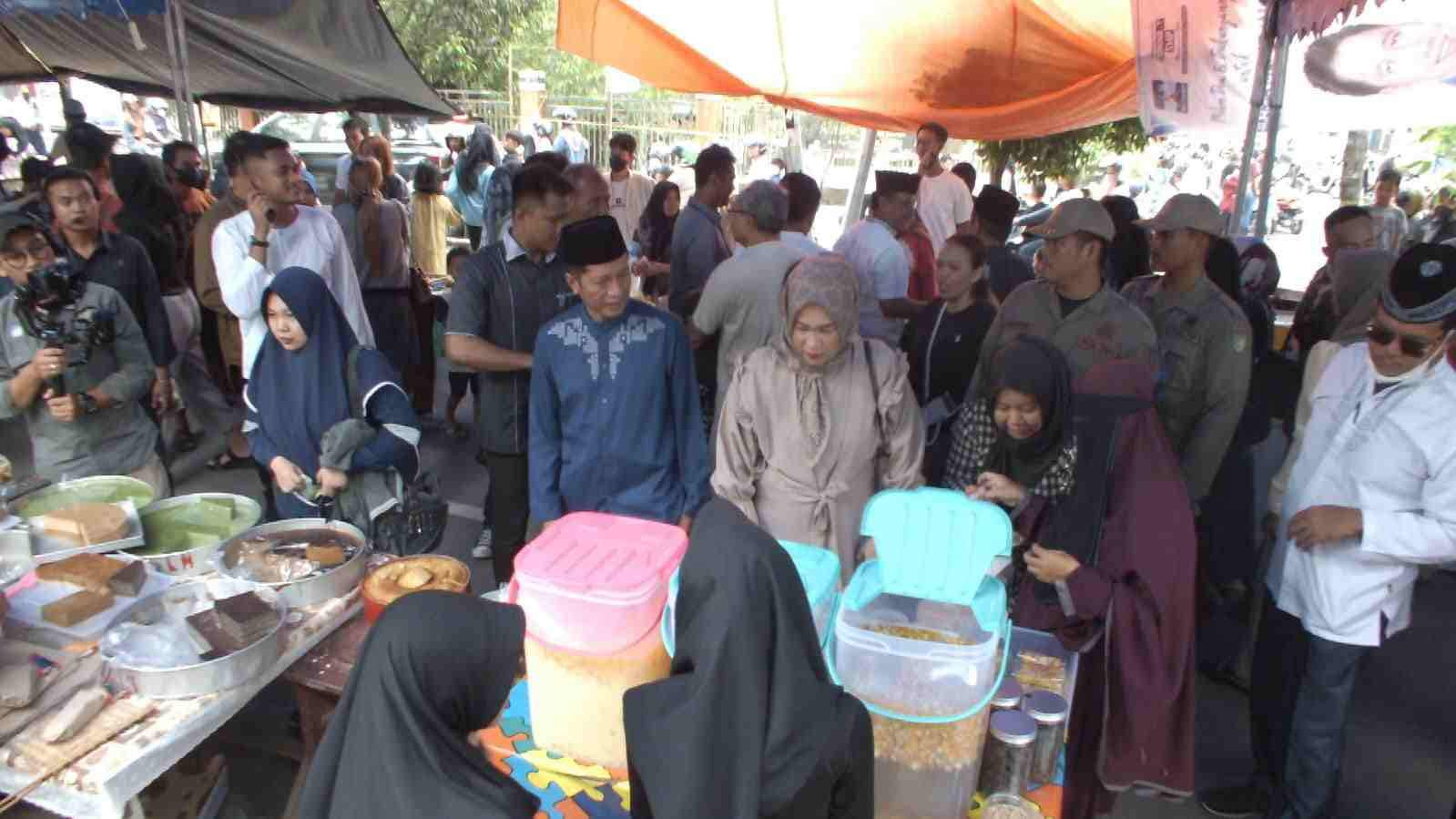 Sebanyak 120 Pedagang Jajanan Muara Teweh, Ambil Bagian Dalam Pasar Wadai Ramadhan 1445 H