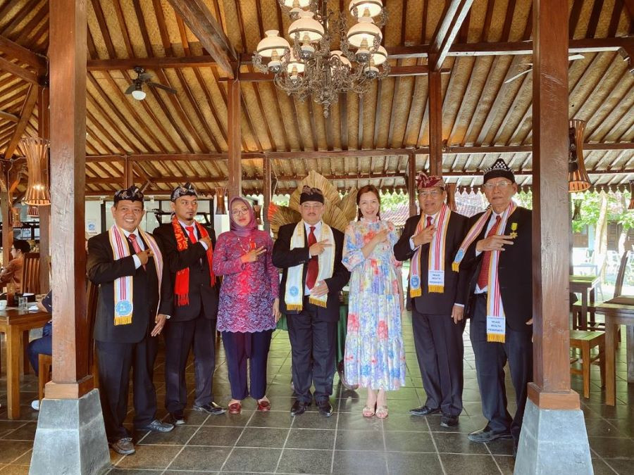 Presiden WPO dan Ketua Umum Moeldoko Center Ikuti Kegiatan Waisak di Candi Borobudur