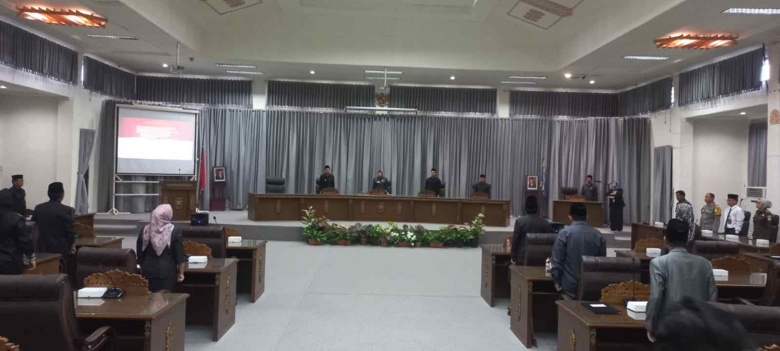 rapat.jpg